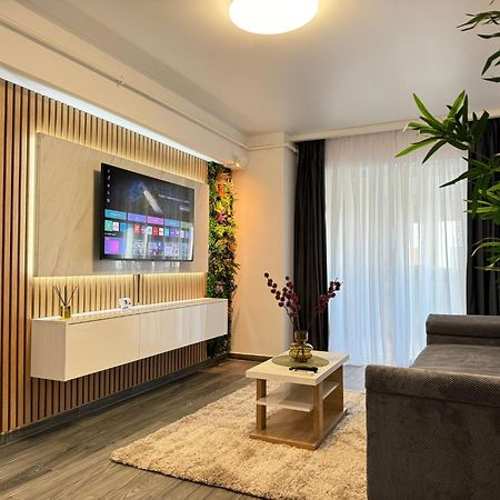 Luxury Glam Apartments Central Adress Bucuresti With Parking Luaran gambar