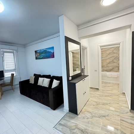 Luxury Glam Apartments Central Adress Bucuresti With Parking Luaran gambar