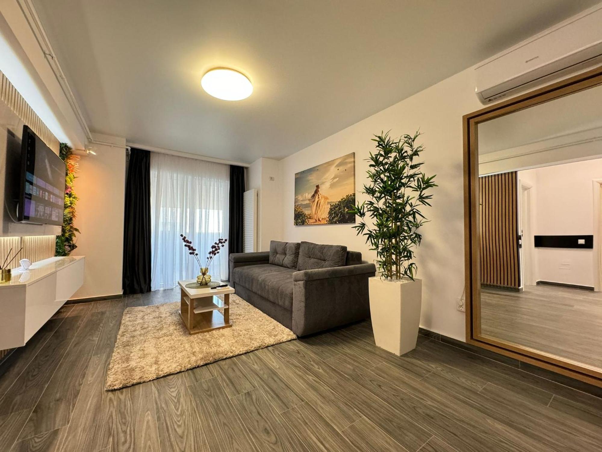 Luxury Glam Apartments Central Adress Bucuresti With Parking Luaran gambar
