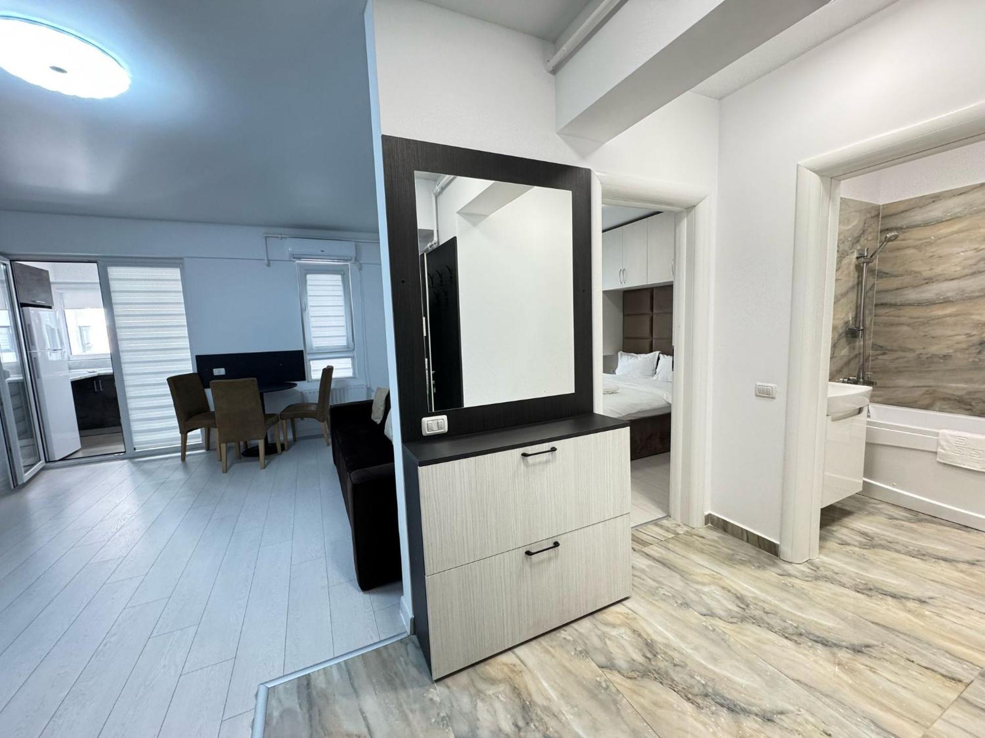 Luxury Glam Apartments Central Adress Bucuresti With Parking Luaran gambar